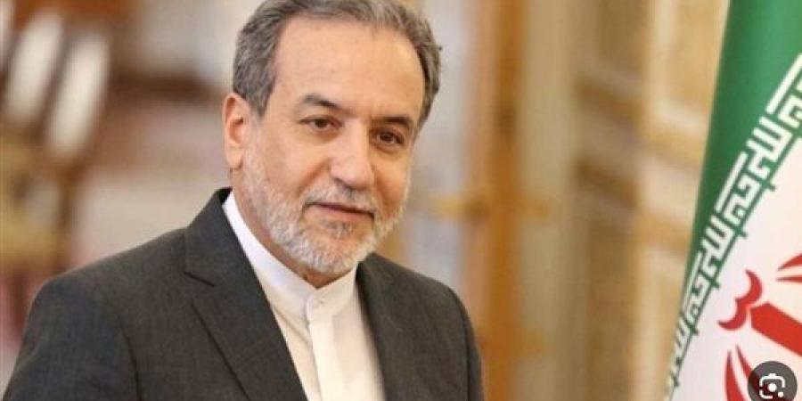 التلفزيون الإيراني: عراقجي يحمل رد طهران على مقترحات قائد الجيش الباكستاني