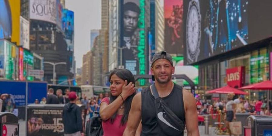 ​"مامي ودادي".. قصة إعلان أسماء أبو اليزيد مفاجأة للجمهور من أمريكا (صور)