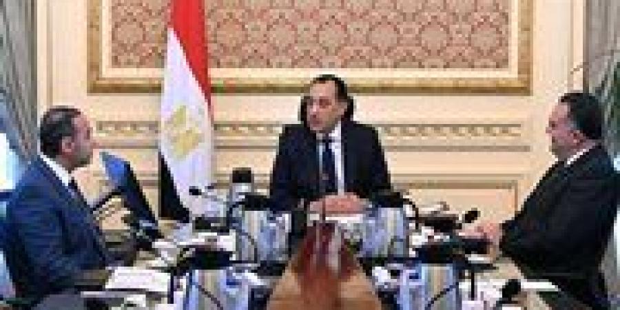 رئيس الوزراء يجتمع برئيسي هيئة الرقابة المالية والبورصة المصرية