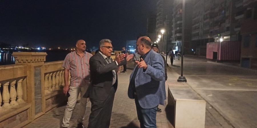 محافظ الدقهلية يتفقد أعمال تعزيز الخدمات وإنشاء غرفة عمليات بممشى المنصورة