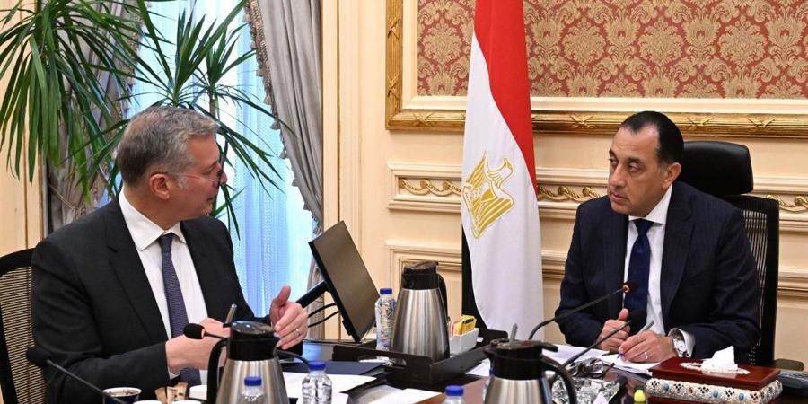 رئيس الوزراء يلتقى وزيرى البترول والتخطيط لمتابعة عدد من الملفات