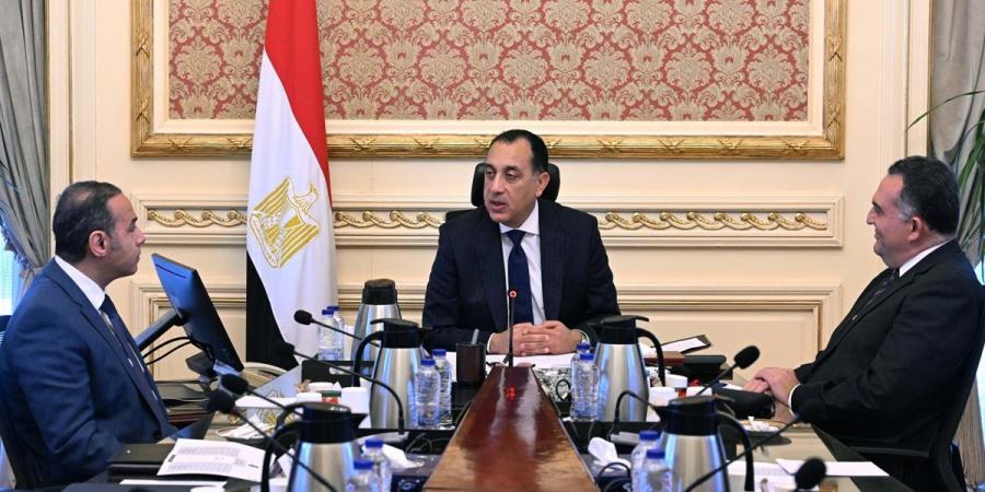 مدبولي يجتمع برئيسي هيئة الرقابة المالية والبورصة المصرية