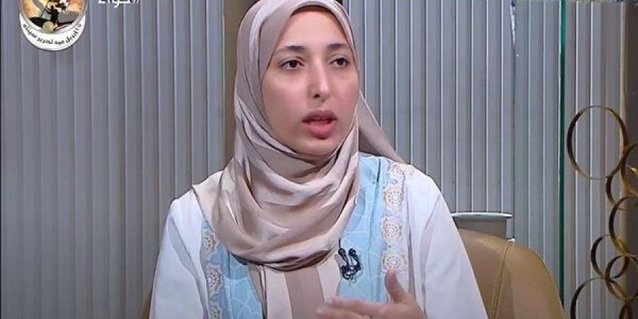 كيف نُخفف عن المحتضرة في لحظاتها الأخيرة.. أمينة الفتوى توضح