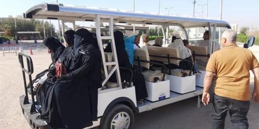 تشغيل 5 حافلات كهربائية داخل حرم جامعة قنا