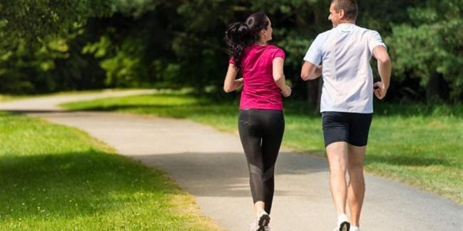 10 تمارين رياضية لتحسين قوتك ولياقتك البدنية في المنزل