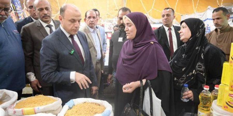 محافظ الغربية يواصل متابعة أسواق “اليوم الواحد” بطنطا والمحلة وزفتى