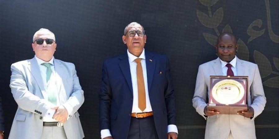 مؤتمر «تحرير الاستثمارات الصناعية» يضع خارطة طريق لحماية الصناعة من التحديات العالمية