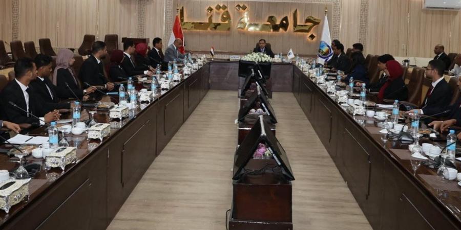 لقاء الابن والأب.. حوار مفتوح بين إدارة جامعة قنا والطلاب لطرح الرؤى والحلول