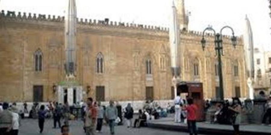 حكم الصلاة في المساجد التي بها قبور (أضرحة)