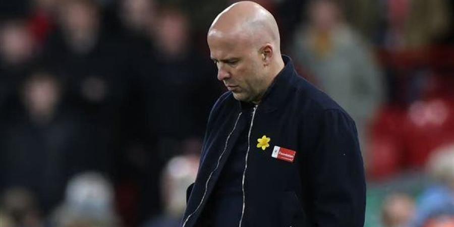 مايكل أوين يتوقع مستقبل سلوت مع ليفربول