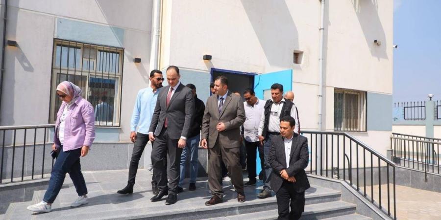 محافظ دمياط يتفقد المشروعات الخدمية في كفر سعد بعد الانتهاء من الوحدات الصحية