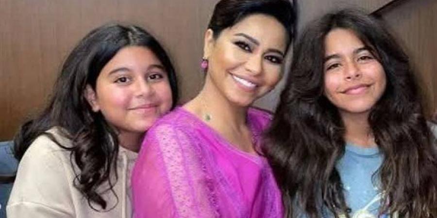 أول تعليق من شيرين عبد الوهاب على سفر ابنتها وتكشف السبب