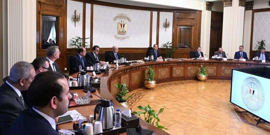 مدبولي يُلغي قرار غلق المحال 11 مساءً.. والحكومة تؤكد استمرار باقي إجراءات ترشيد الطاقة دون تغيير(خاص)