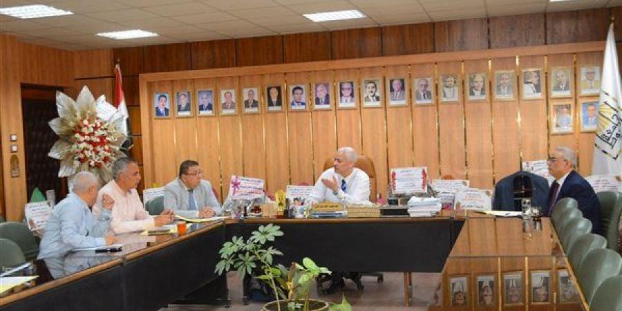 جامعة أسيوط تعقد اجتماع مجلس إدارة صندوق التكافل الاجتماعي