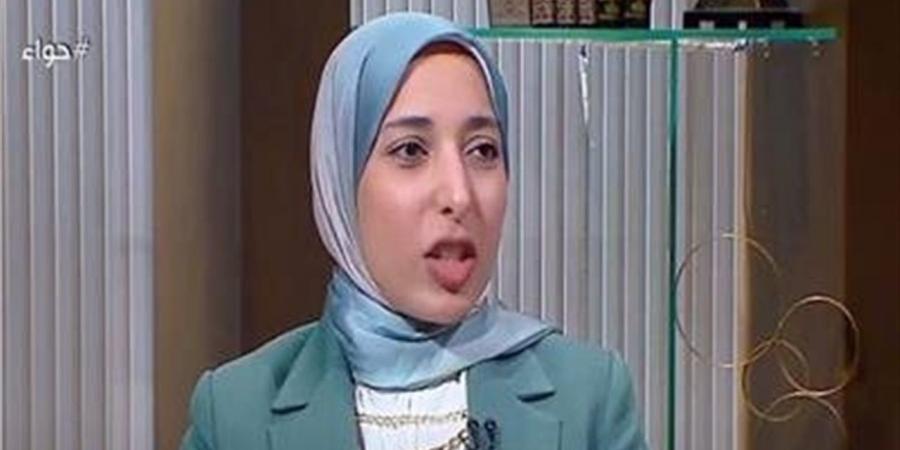 هل يجوز للحائض حمل حقيبة بداخلها مصحف؟.. أمينة الفتوى تجيب