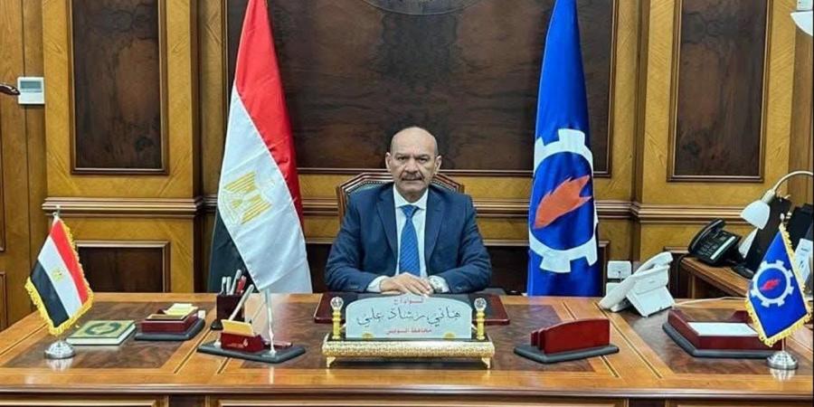 محافظ السويس: تطوير منظومة مياه الشرب يمثل أولوية قصوى للمحافظة