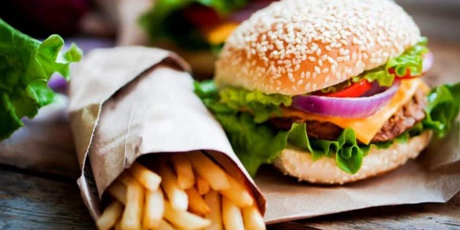 تجنب الوجبات السريعة.. خطوة مهمة للوقاية من أمراض القلب والشرايين