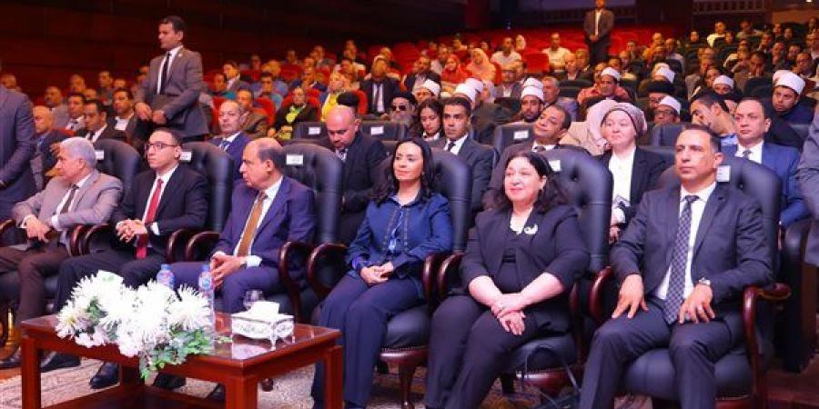 وزيرة التضامن تشهد استعراض إنجازات مشروع تعزيز قيم المواطنة بديوان عام محافظة المنيا