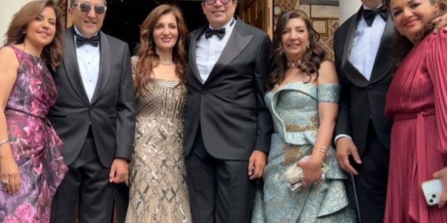 هاني رمزي يهنئ ابن شقيقته بالزواج