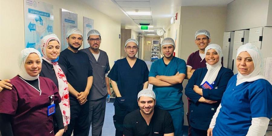 نجاح تدخل جراحي دقيق باستخدام تقنية شق عضلة المريء بالمنظار لطفل مصاب بالأكاليزيا