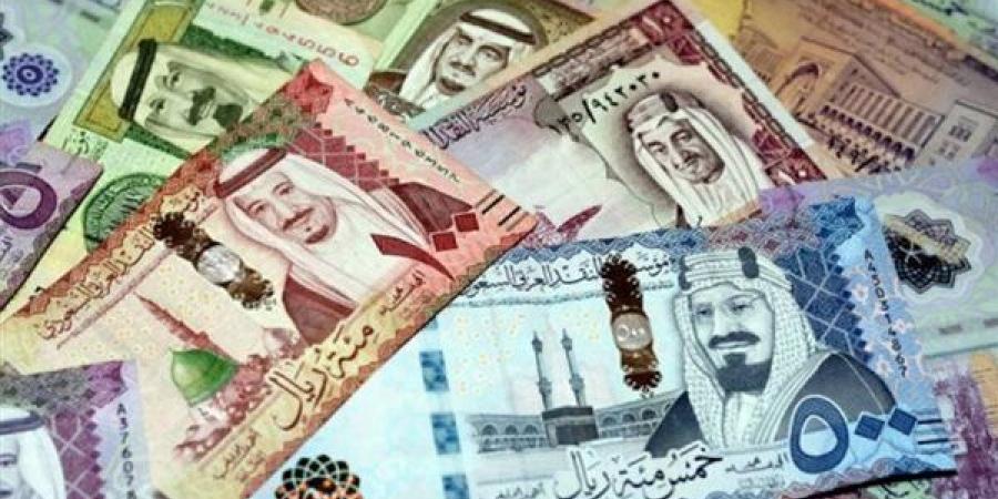 سعر الريال السعودي أمام الجنيه المصري في منتصف تعاملات الإثنين