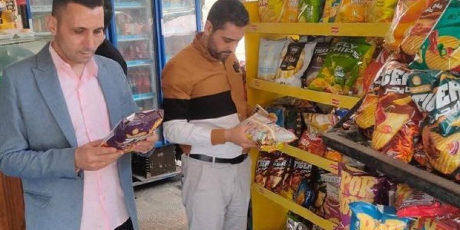 ضبط محل بقالة لبيع سجائر بازيد من السعر الرسمي بالبحيرة