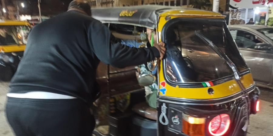 محافظ الدقهلية يقود حملة ليلية لمكافحة التلوث السمعي ويضبط 23 جهاز صوت بحي شرق المنصورة