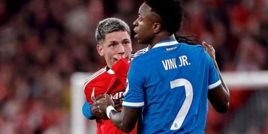 فيفا يقر "قانون فينيسيوس" ويشدد العقوبات ضد السلوكيات العنصرية في الملاعب