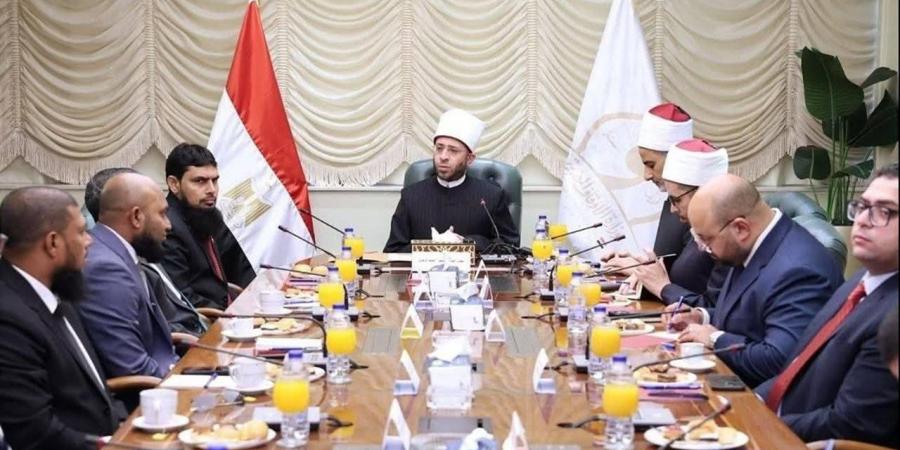 وزير الأوقاف يستقبل وفد جامعة المالديف الإسلامية لبحث تعزيز التعاون العلمي والدعوي