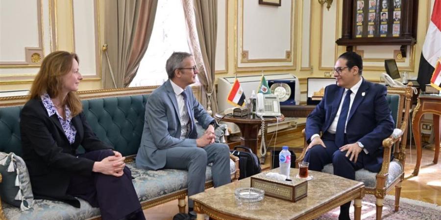 رئيسا جامعتى القاهرة وليدن الهولندية يبحثان تعزيز التعاون المشترك أكاديميا وبحثيا