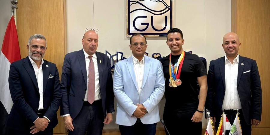 بعد حصد 4 بطولات عالمية.. جامعة الجلالة تحتفي بابن بني سويف البطل سيف إسماعيل موسى في حضور قيادات الخماسي الحديث