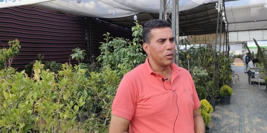 مفيد وغني بالفيتامينات.. اللوز الهندي يجذب زائري معرض زهور الربيع (فيديو)