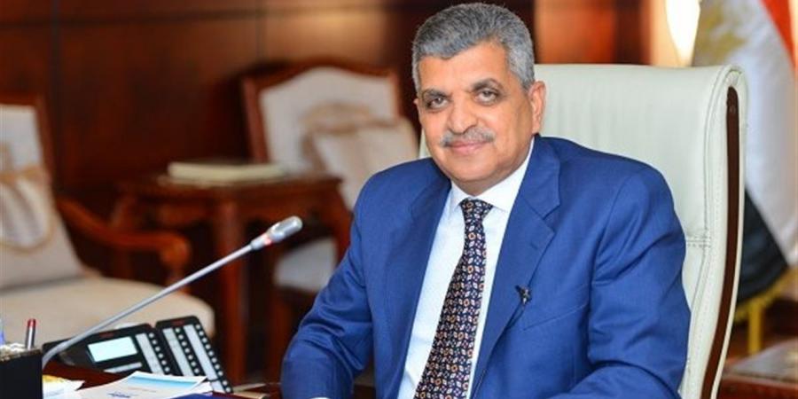 تمهيدًا لانضمامها لأسطول الهيئة.. الفريق أسامة ربيع: بدء إبحار السفينة "فخر 1"