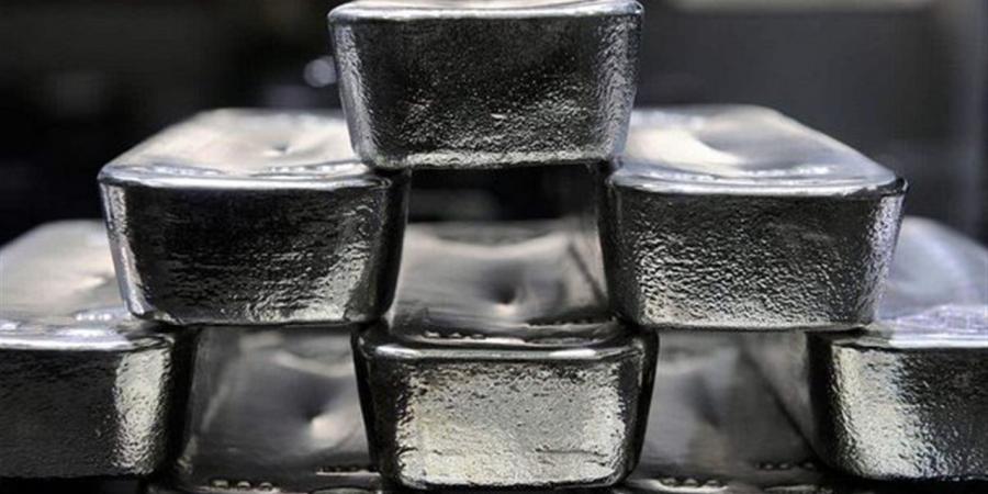 تقرير المسح العالمي للفضة: عجز 15% بين المخزون الفعلي والعقود الورقية بالبورصات العالمية