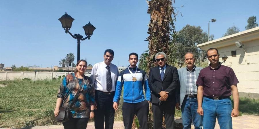 طالب بجامعة حلوان التكنولوجية يحصد ذهبية بطولة الجامعات في كمال الأجسام