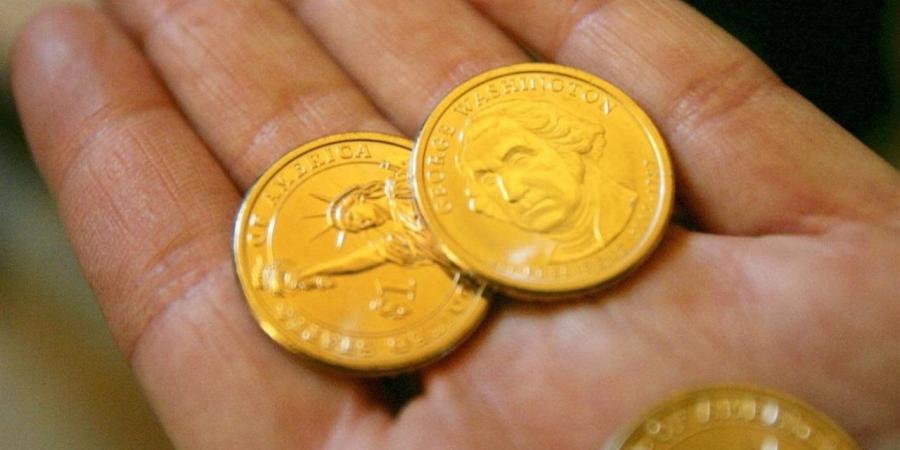 تراجع سعر الجنيه الذهب في مصر اليوم 3 مايو 2026