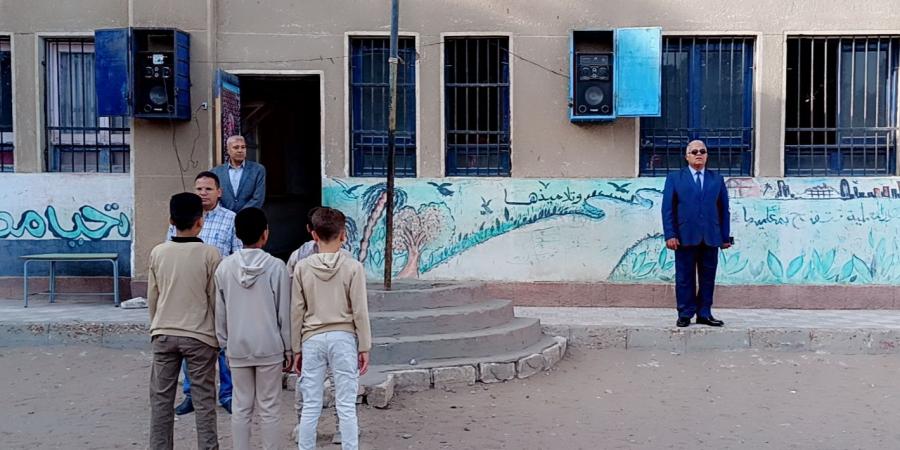 قرار حاسم لضبط المنظومة التعليمية.. استبعاد مدير مدرسة الزهور خلال جولة مفاجئة لوكيل تعليم الفيوم