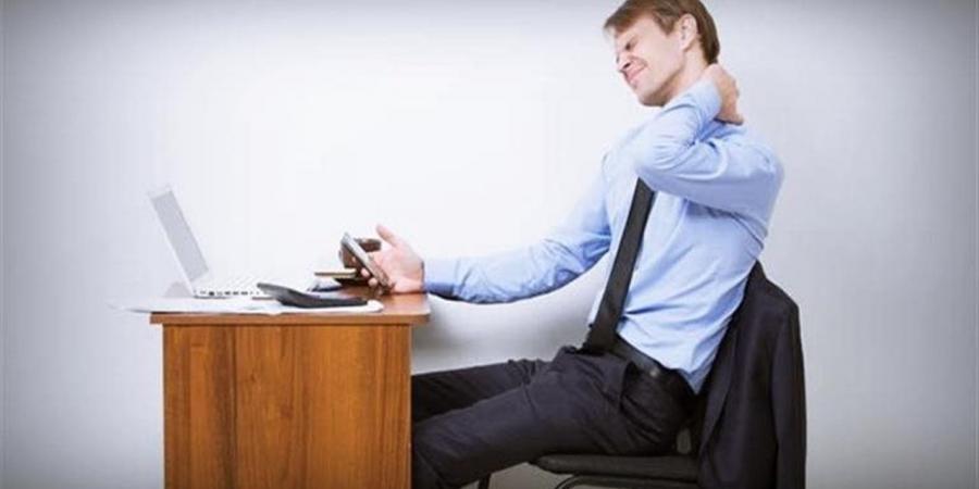 ماذا يحدث لجسمك عند الجلوس لساعات طويلة؟