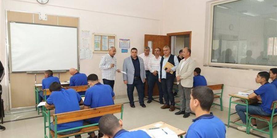 إنطلاق إمتحانات الصفين الأول والثاني بالمدرسة الثاناعية لمياه الشرب بالبحيرة