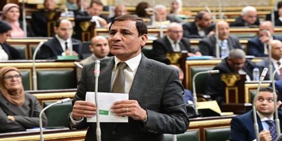 عبد العليم داوود: احنا بنشتغل لحساب الخارج وبنوك أوروبا نقترض قروض يسددها الشعب المصري