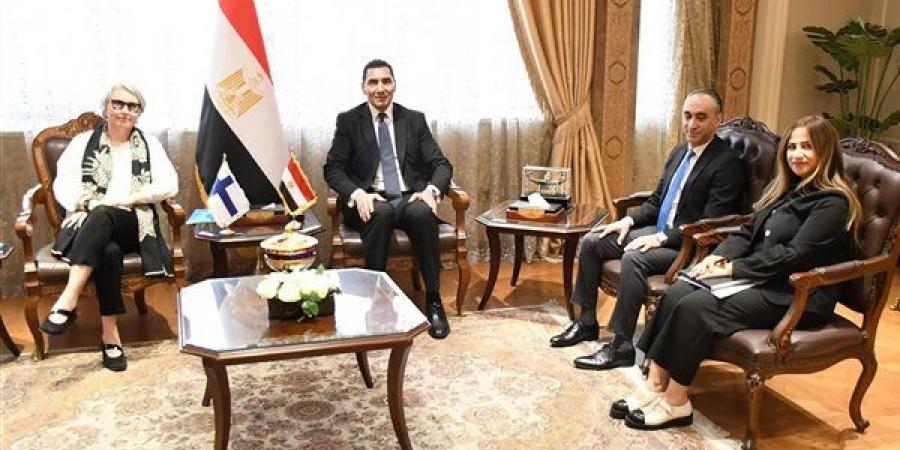وزير الرياضة يبحث مع سفيرة فنلندا سبل التعاون في المجالات الرياضية وتبادل الوفود الشبابية