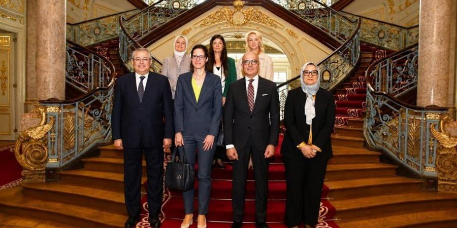 رئيس جامعة عين شمس يستقبل سفيرة المجر لبحث التعاون الأكاديمي المشترك