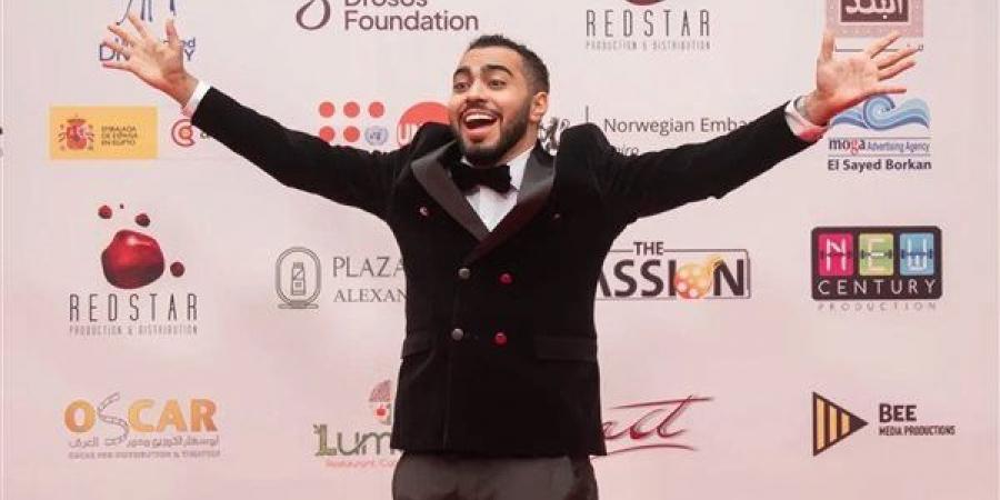 من طفل يسأل خيري بشارة إلى إشادة في مهرجان الإسكندرية.. «قرار انقسام» يلفت الأنظار