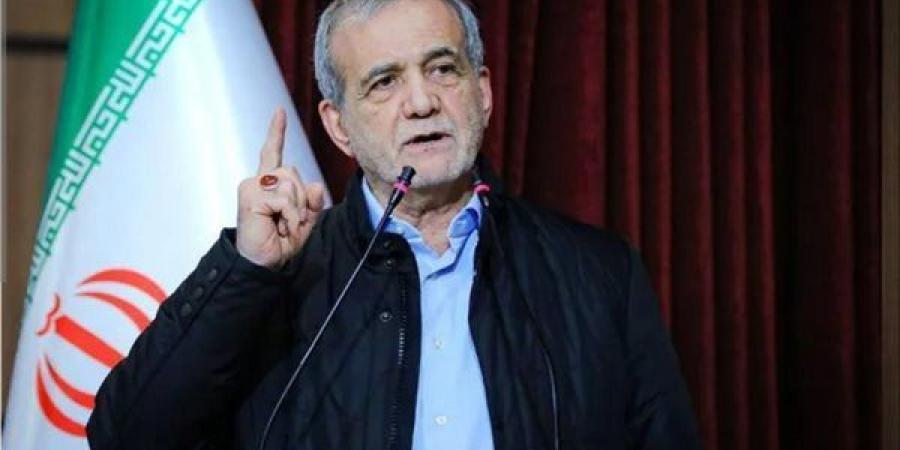 الرئيس الإيراني: المرشد السابق أصدر فتوى صريحة بتحريم إنتاج الأسلحة النووية