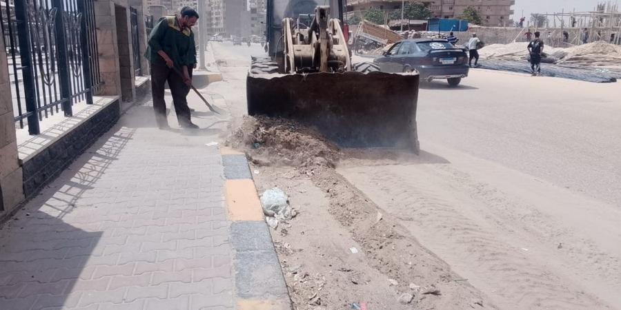 محافظة الجيزة ترفع 1400 طن مخلفات صلبة من طريق اللبيني ناهيا