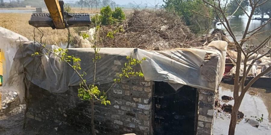 الري تزيل 550 حالة بناء مخالف بفرع رشيد وممشى أهل مصر بمنطقة منيل شيحة