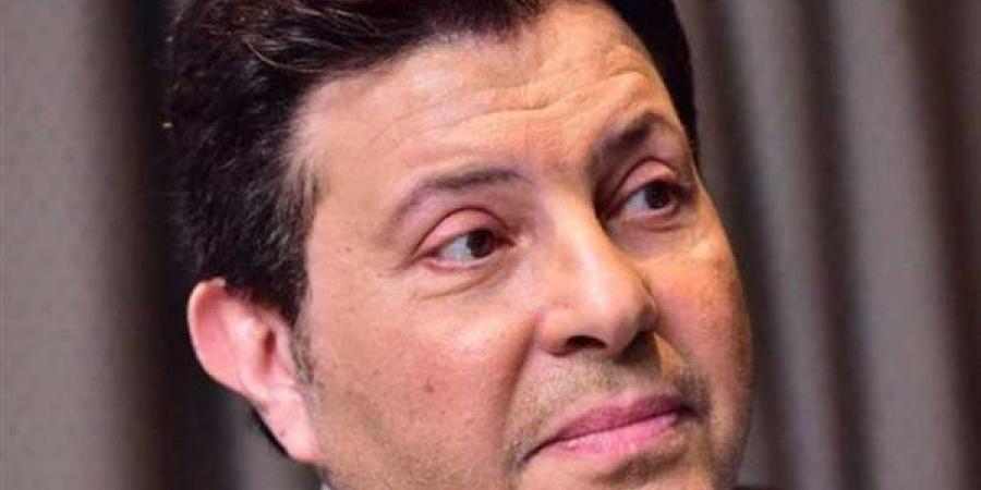 خروج جثمان الراحل هاني شاكر من مطار القاهرة
