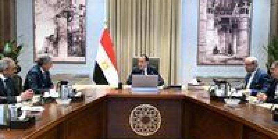 رئيس الوزراء يُتابع إجراءات دعم وتحفيز قطاع السياحة