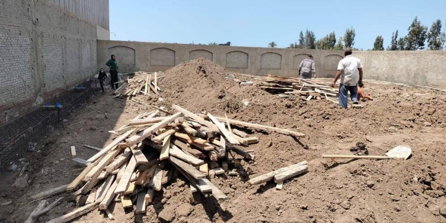 إزالة حالة تعدي بالبناء على 3700 متر مربع في دمياط