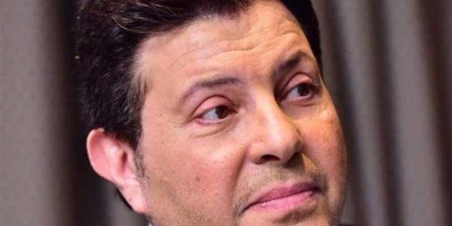 توافد العديد من النجوم لتشييع جنازة هاني شاكر